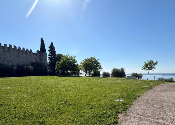 Moniga Castle Apartment