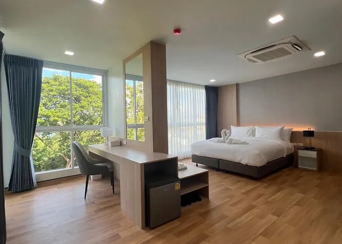 โรงแรมบลอสซั่ม เพชรบูรณ์ Blossom Hotel