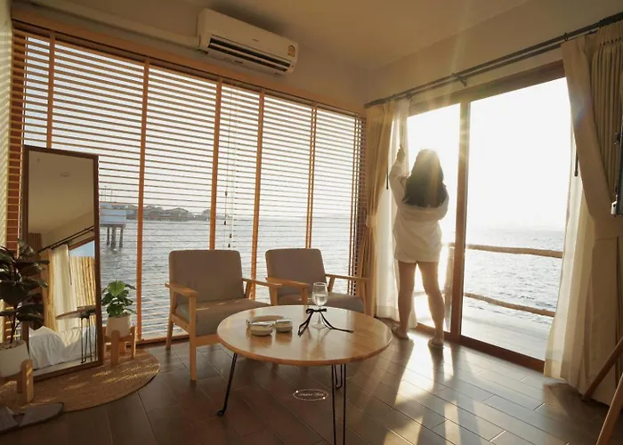 De' Ocean Land เดอโอเชี่ยนแลนด์ เกาะล้าน