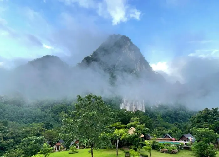 The Cliff And River Jungle Resort ภูผาและลำธารรีสอร์ท
