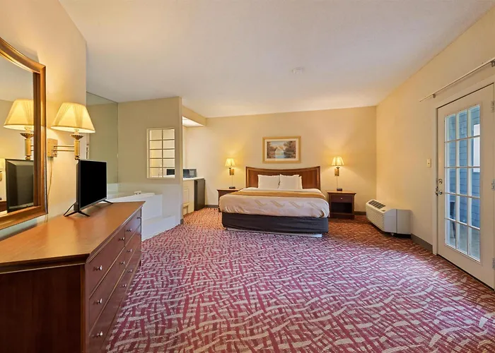 Surestay By Best Western Cherokee On The River
