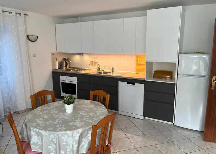Apartments Vodaric Loznati