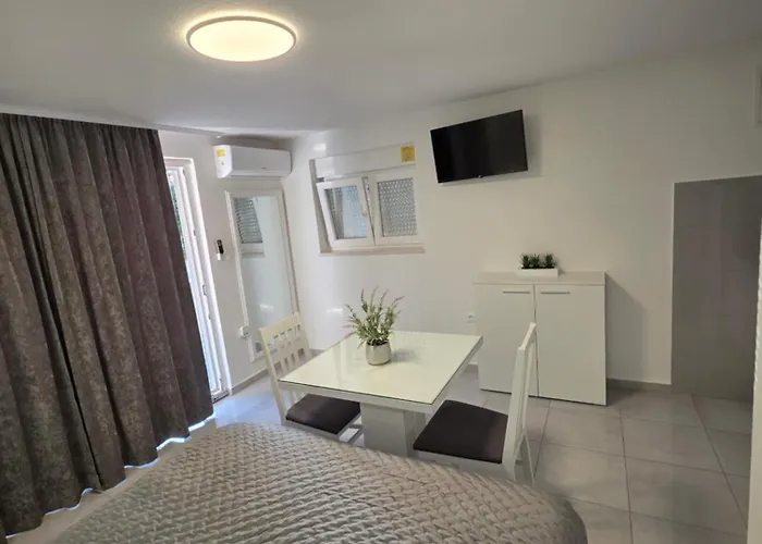 Apartments M&A