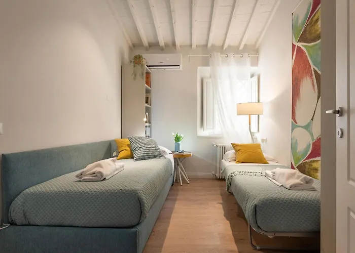 Living Walls Florence Apartments