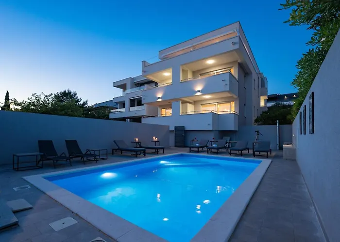 Villa Maro - Apartments With Heated Pool