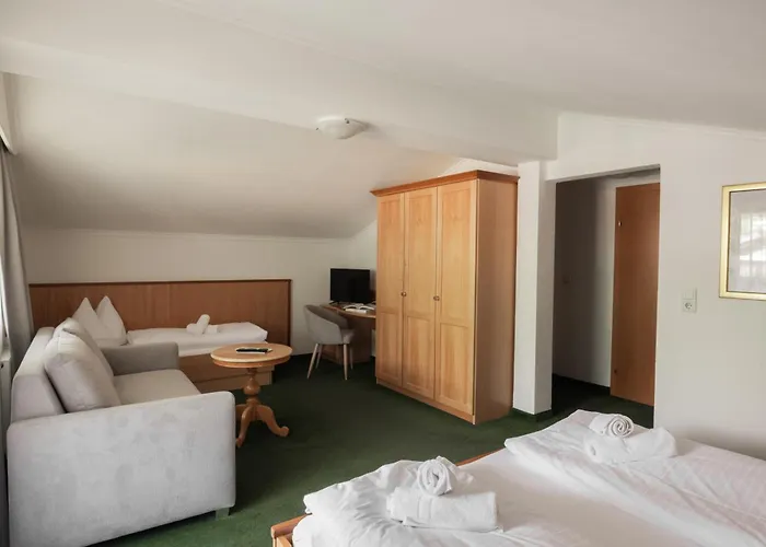 Hotel Martini Kaprun Inkluding Breakfast & Free Parking