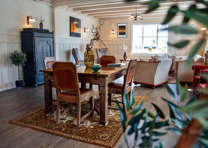 Valldal Fjord Lodge B&B