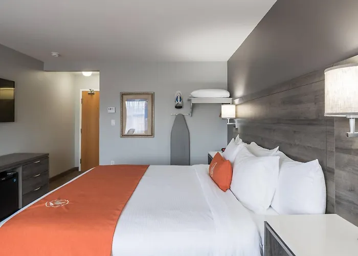 Amsterdam Inn & Suites, An Ascend Collection Hotel