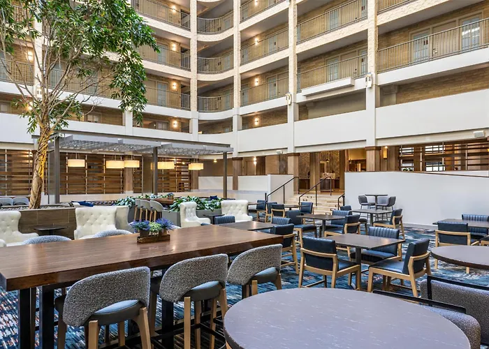 Embassy Suites By Hilton Minneapolis Bloomington Edina
