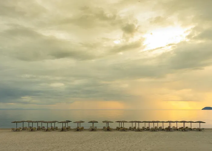 Kamari Beach Hotel