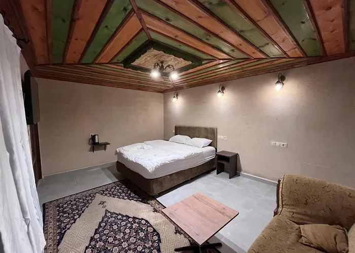 Falcon Cave Suites