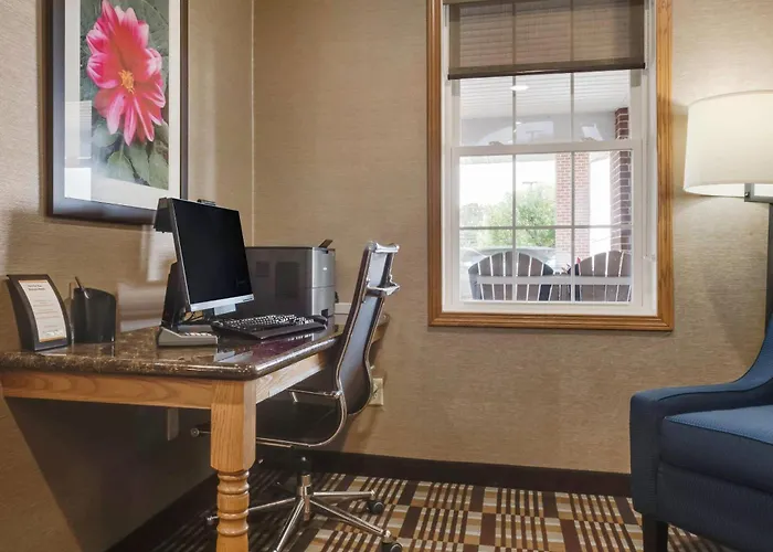 Comfort Suites Hotel And Conference Center