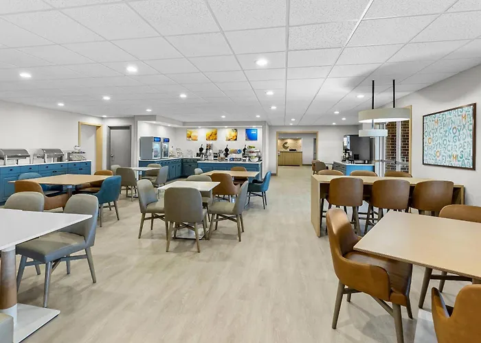 Comfort Suites Hotel And Conference Center