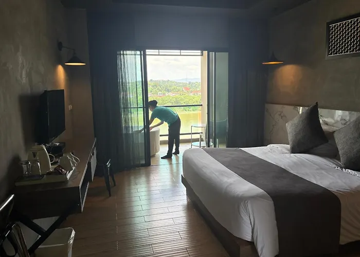 Chiangkhong Teak Garden Riverfront Hotel