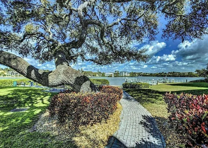 Siesta Key Beach - 2 Bedroom - 3 Beds - 3 Bathroom Duplex With Heated Swimming Pool