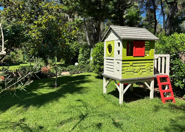 Beautiful Summerhouse In Sani'S Pine Forest