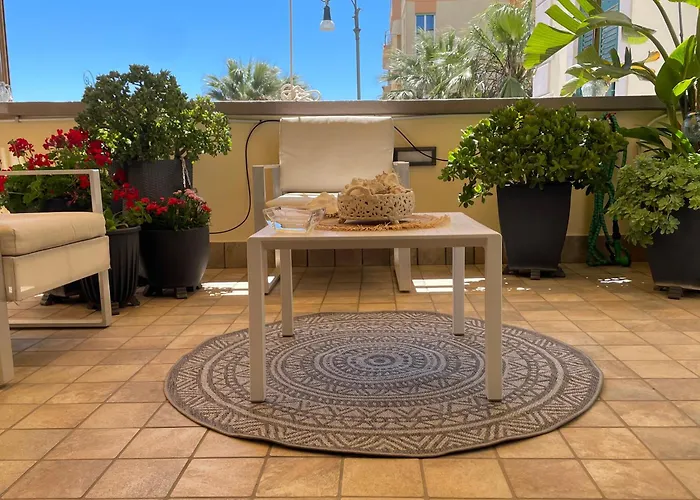 Appartamento Con Terrazza Vista Mare In Stabile D'Epoca