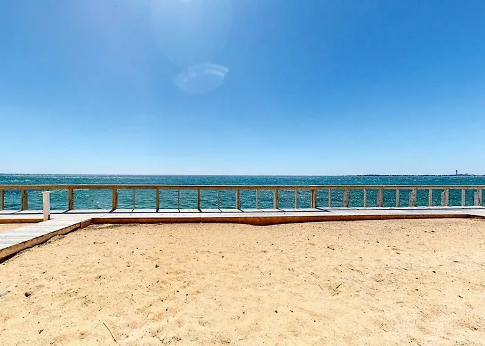 Nautical Haven At Seaside