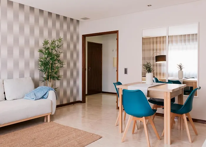 Lourença Stays - Vila Beach Apartment 1