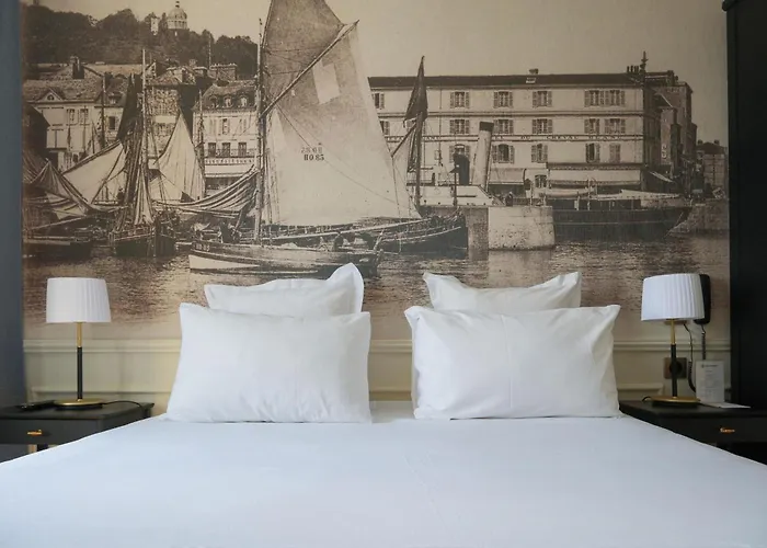 Best Western Le Cheval Blanc -Vue Sur Le Port-Plein Centre Ville