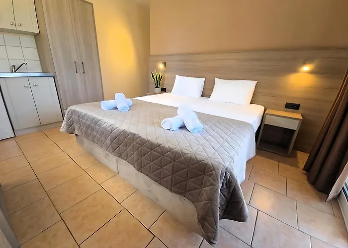 John & Eve Hotel