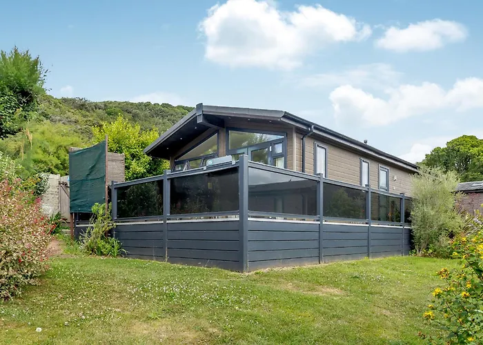 Mullion Cove Coastal Retreat