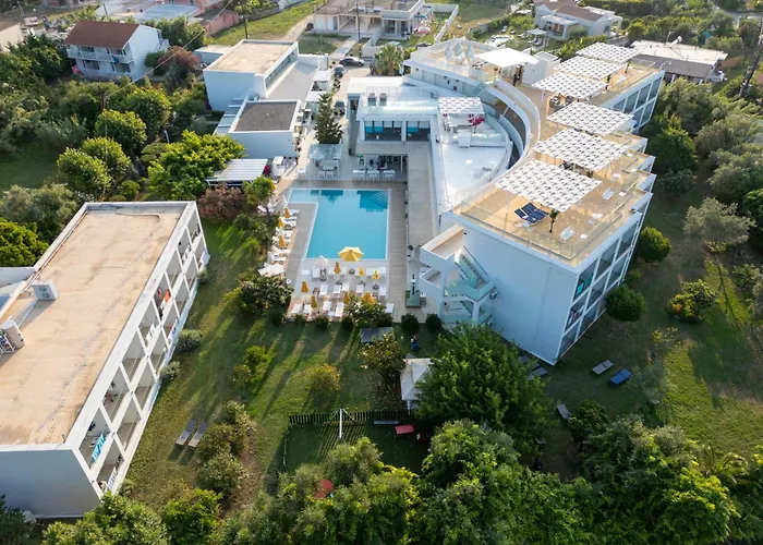 Nasos Hotel & Resort