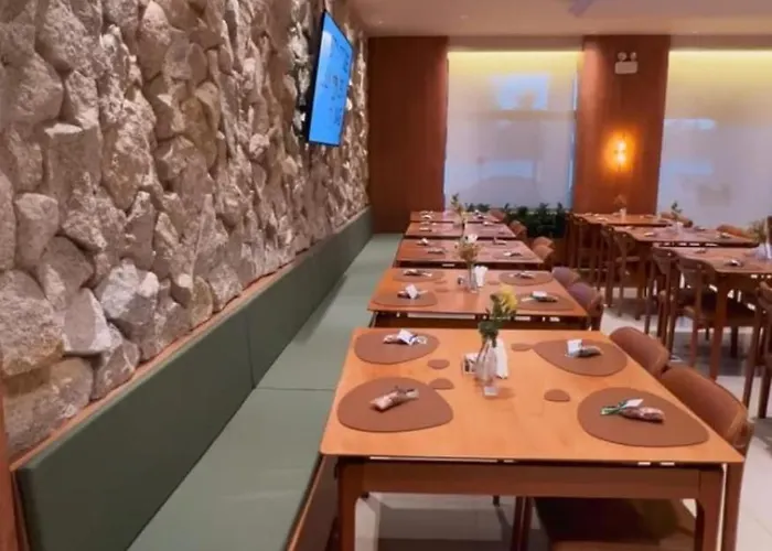 Agulhon Hotel