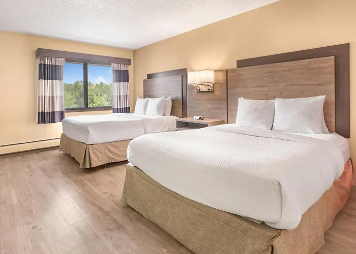 Ramada By Wyndham Minneapolis Golden Valley