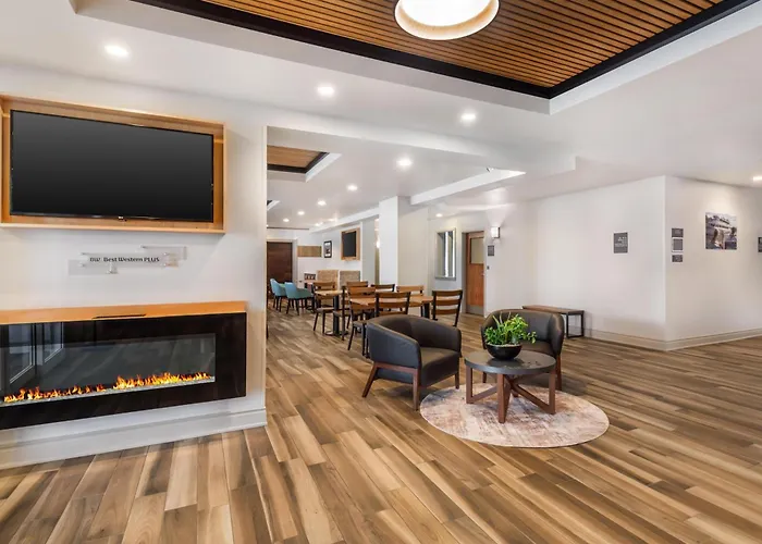 Best Western Plus 1000 Islands Hotel & Suites- Newly Renovated