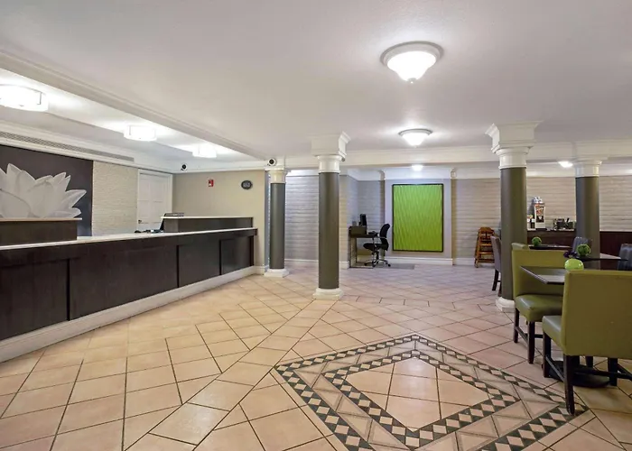 Travelodge By Wyndham Golden-Denver