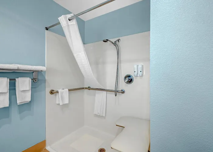 Quality Inn & Suites At Coos Bay