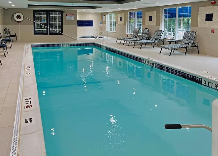 Comfort Inn & Suites Sturbridge-Brimfield