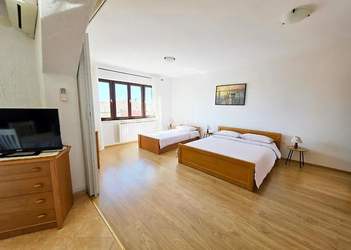 Upper Sea View Apartments