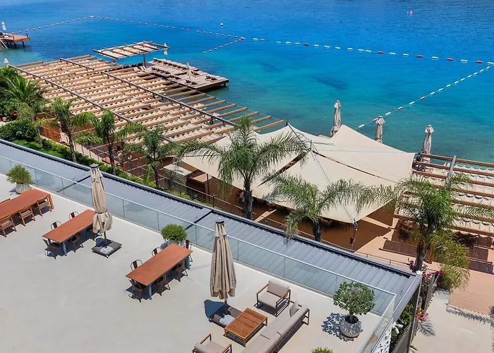 Mare Deluxe Residences & Villas