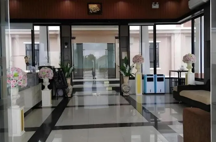 S-Tawan Hotel & Convention