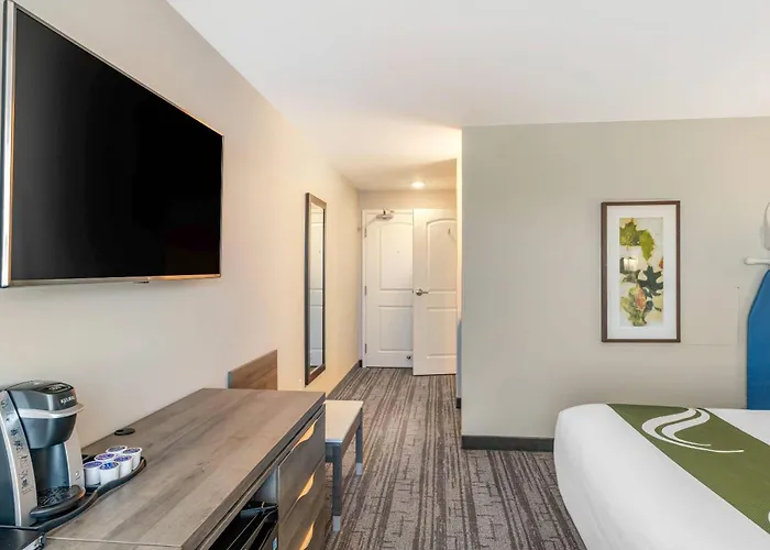 Amsterdam Inn & Suites Fredericton, An Ascend Collection Hotel