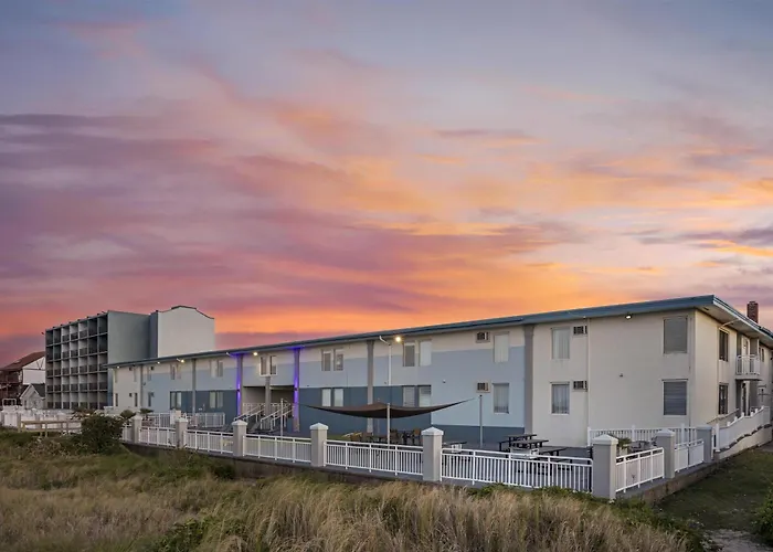 Best Western Plus Holiday Sands Inn&Suites