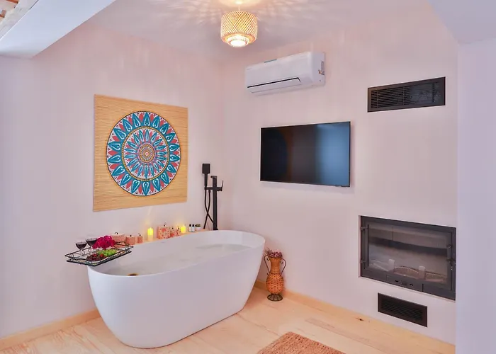 Palas Alaçatı - Adult Only
