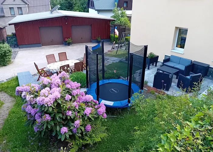 Ferienwohnung mit Garten und Spielplatz