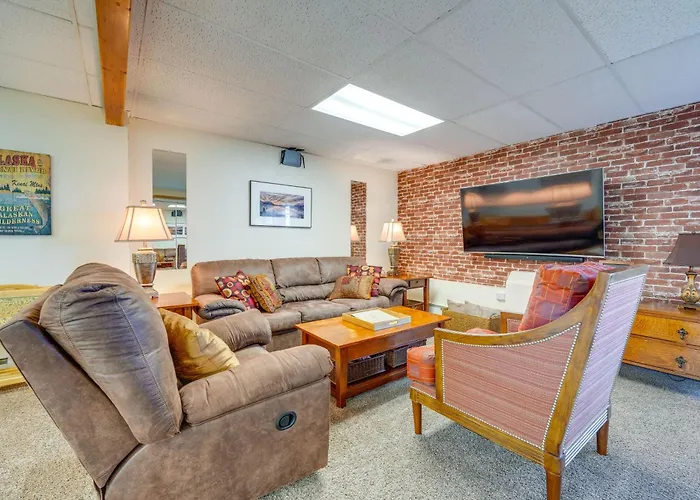 Anchorage Apt: Home Base For Alaska Adventure!