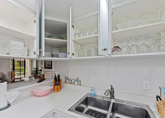 Siesta Key Escape Ground Floor Steps To Heated Pool And Free Trolley