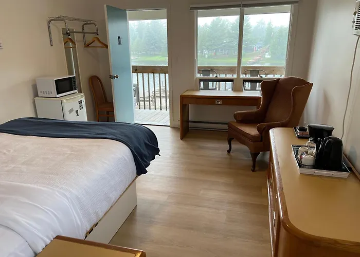Kit Wat Motel&Marina