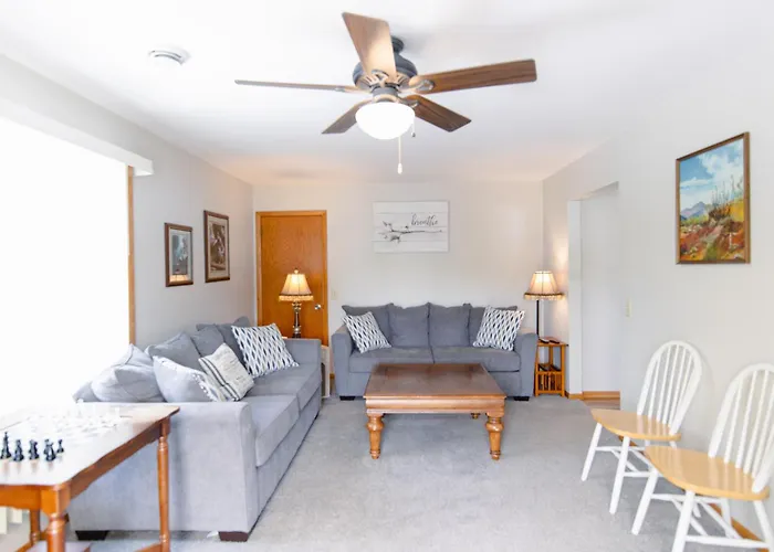 Bass Creek'S Cozy Outback Country Retreat