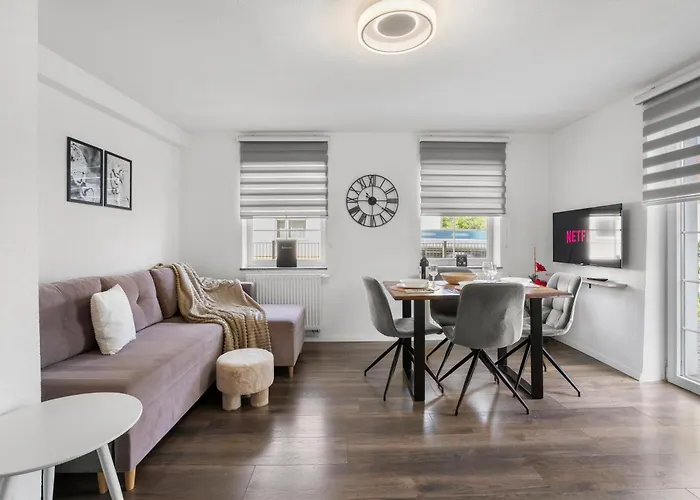 Adn Suites - Netflix - Modern And Smart