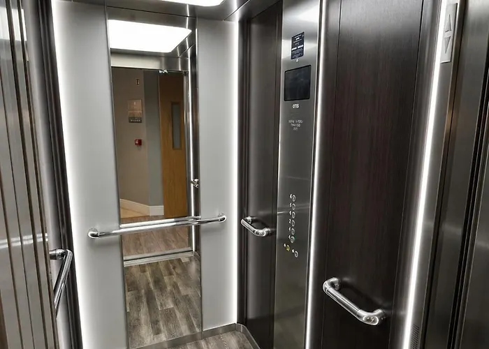 Grand Central House - Classic One Bedroom - Gibraltarstay Apartments