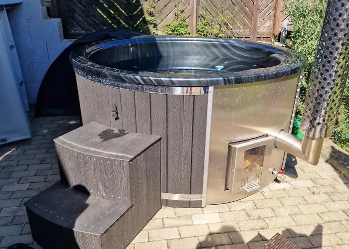 Kornhaus - schöne Ferienwohnung mit Pool, Kamin und Terrasse