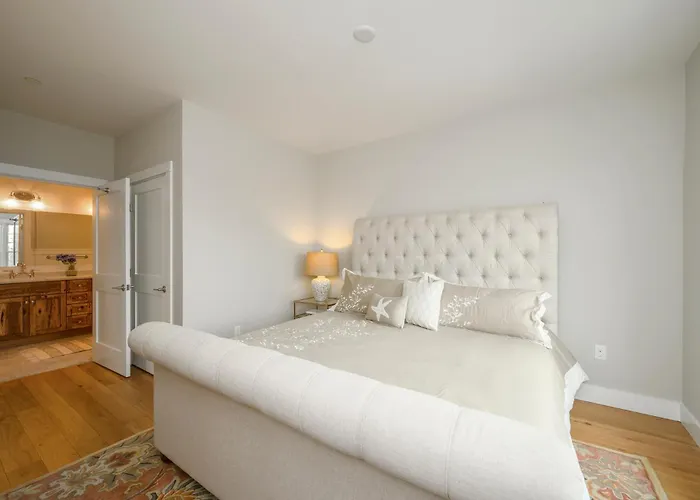 Luxury Downtown Harwich Port Condo Retreat