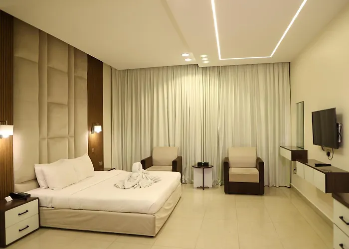 Clifton International Hotel