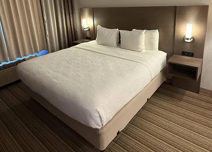 Country Inn & Suites By Radisson, Mason City, Ia